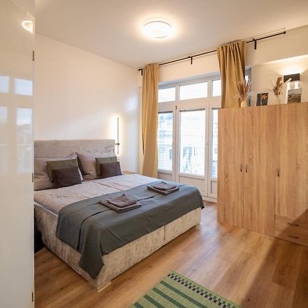 Modern Apartment In Historic City Center Old Town บราติสลาวา ภายนอก รูปภาพ