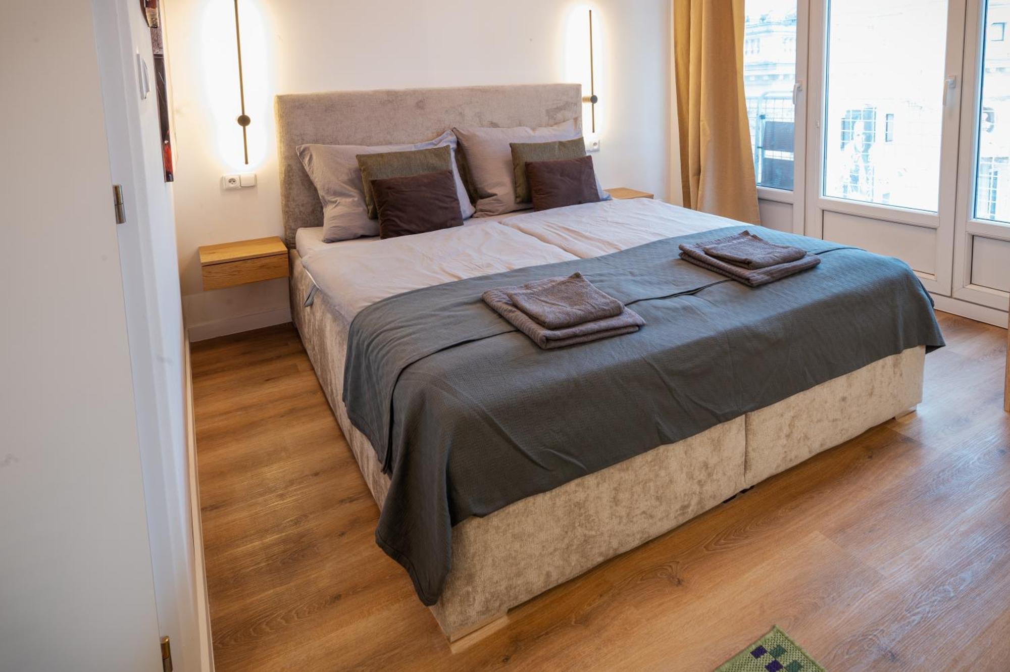 Modern Apartment In Historic City Center Old Town บราติสลาวา ภายนอก รูปภาพ